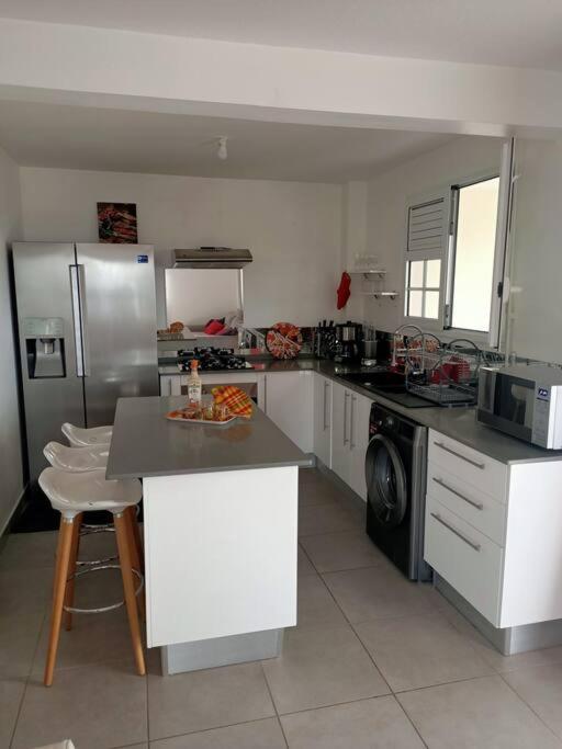 A 10Min De La Plage, Agreable Appartement Lumineux Le Robert Exterior photo